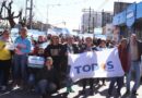 La militancia peronista copó la Plaza San Martín haciendo el “aguante a Cristina”